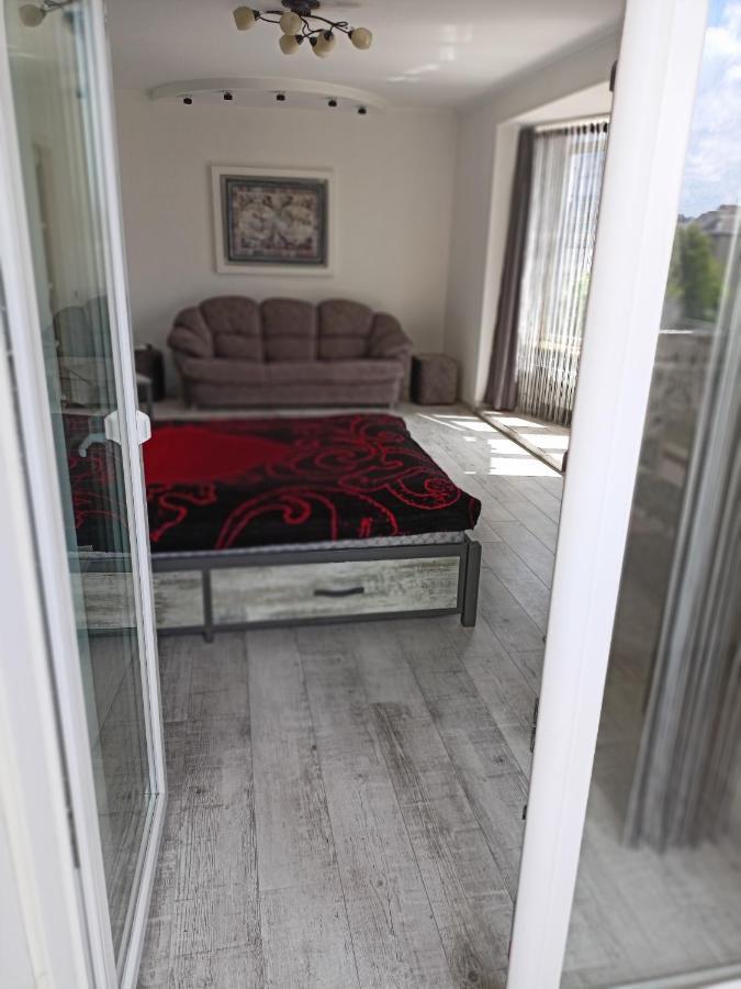 In Center With Jacuzzi Apartment Ivano-Frankivsk